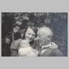 030_Paul_Bosse_mit_Tochter_Dorothee_und_Enkel_1934.jpg